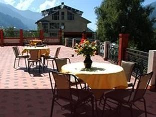 Hotel Out Town Manāli Exteriér fotografie