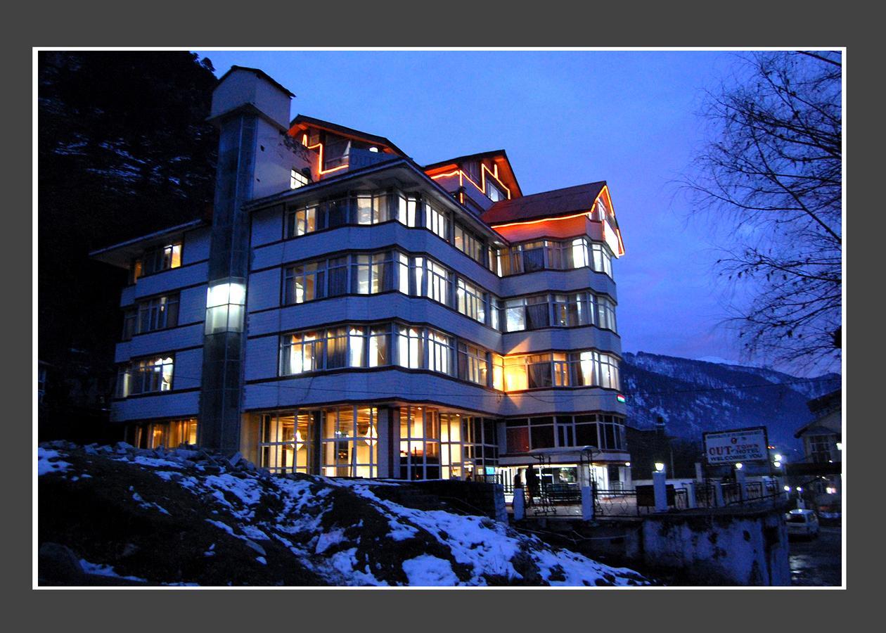 Hotel Out Town Manāli Exteriér fotografie